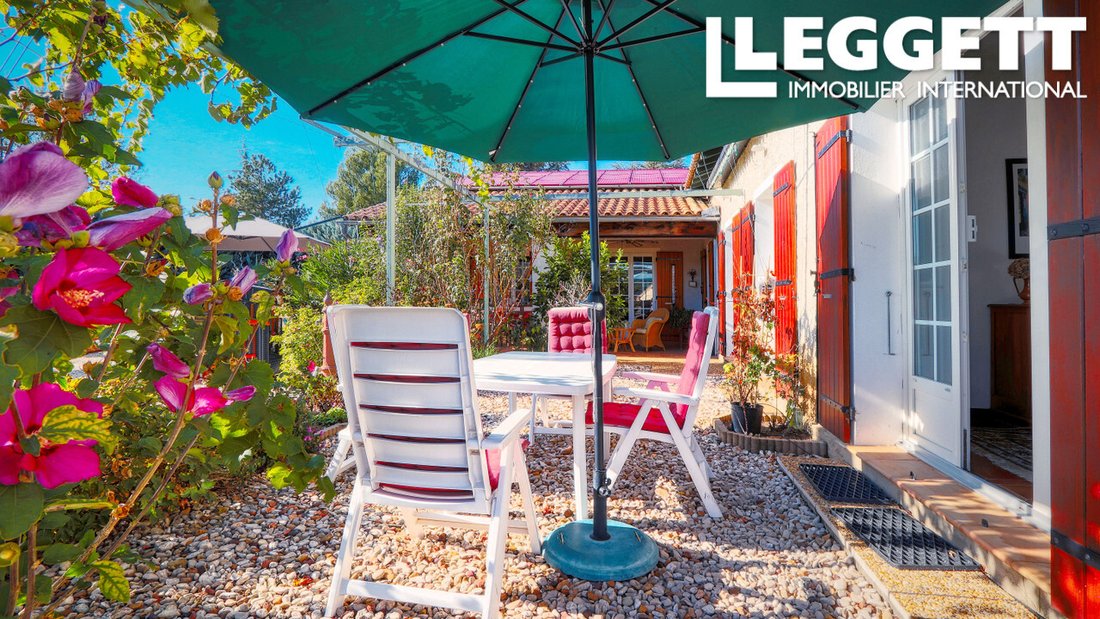 Villa in Rustrel, Provence-Alpes-Côte d'Azur, France 4 - 14331240
