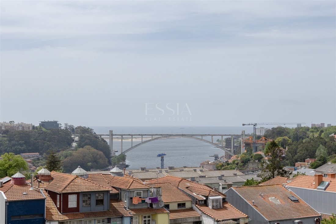 Apartment in Lordelo do Ouro e Massarelos, Porto District, Portugal 1 - 17612833
