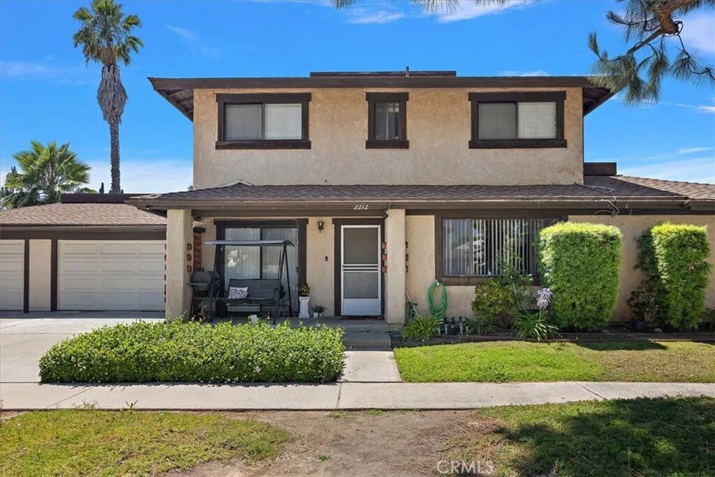 Santa Ana, California, United States 1 - 18030094