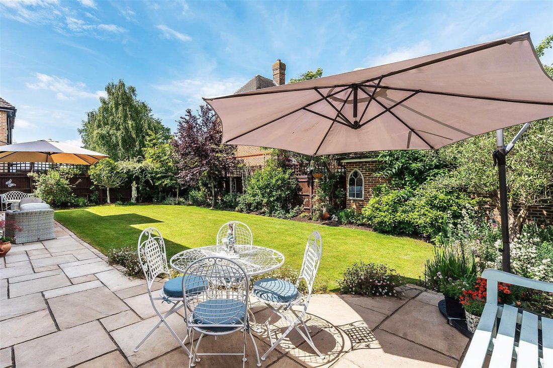 House in Epsom, England, United Kingdom 2 - 18025831