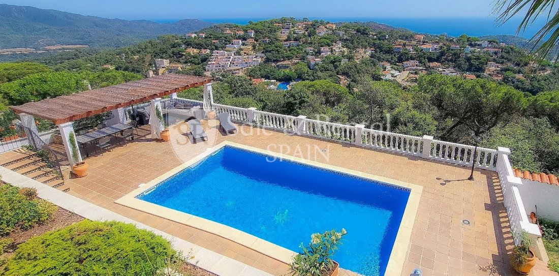 Chalet in Lloret de Mar, Catalonia, Spain 1 - 18028434
