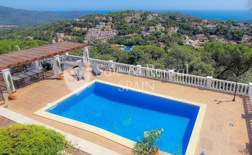 Chalet in Lloret de Mar, Catalonia, Spain 1