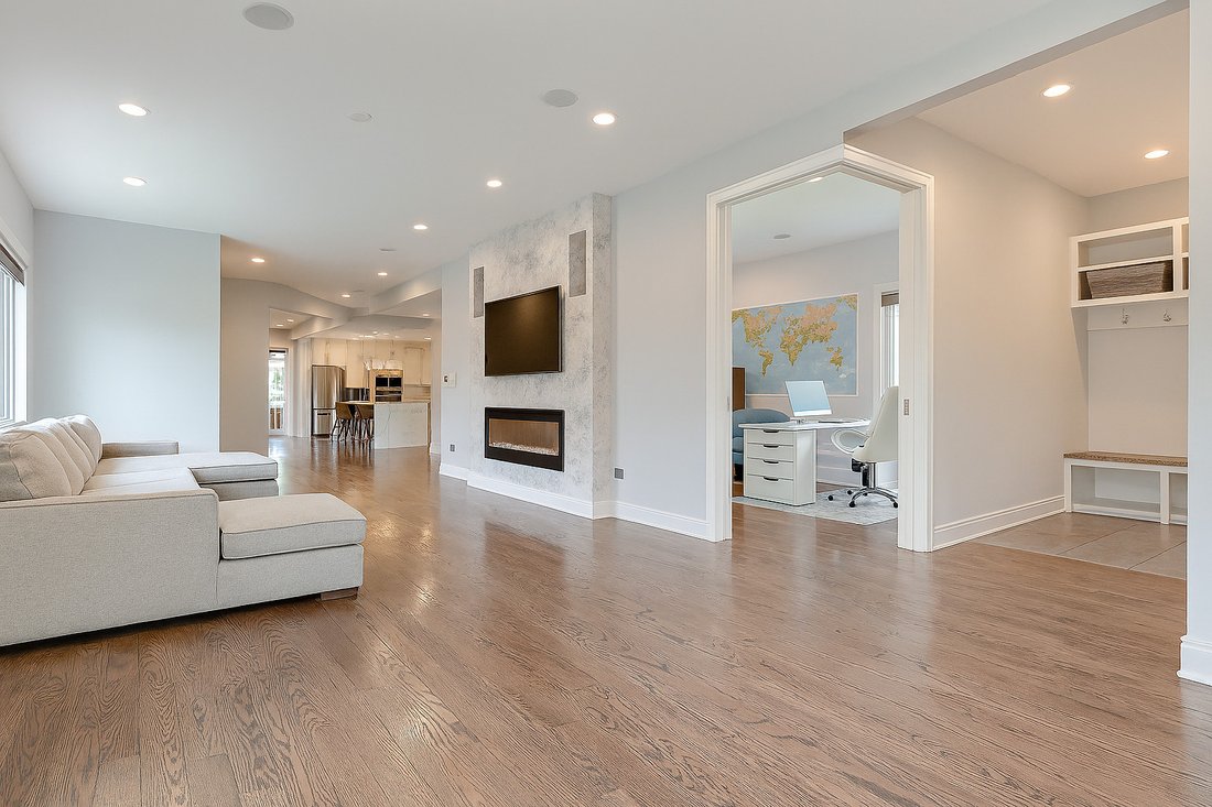 House in Des Plaines, Illinois, United States 3 - 18030237
