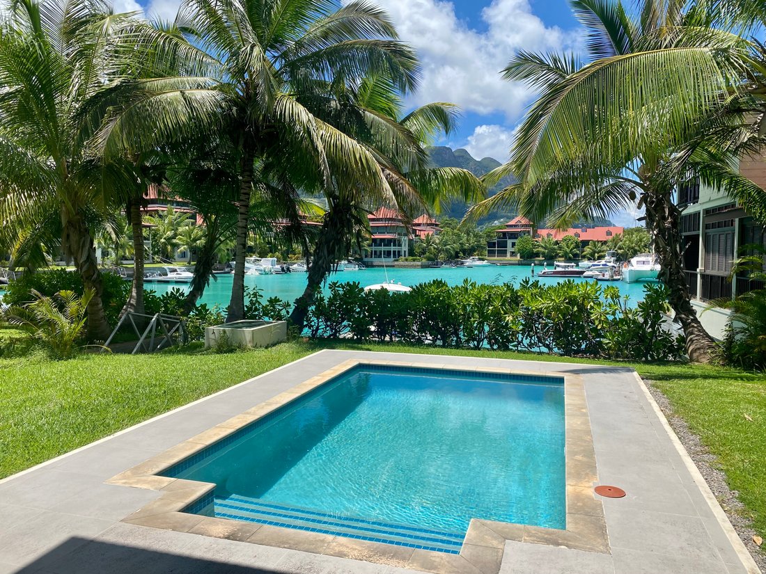 Townhouse in Providence, Cascade, Seychelles 1 - 18032338