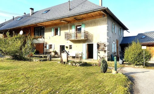 House in Lescheraines, Auvergne-Rhône-Alpes, France 1