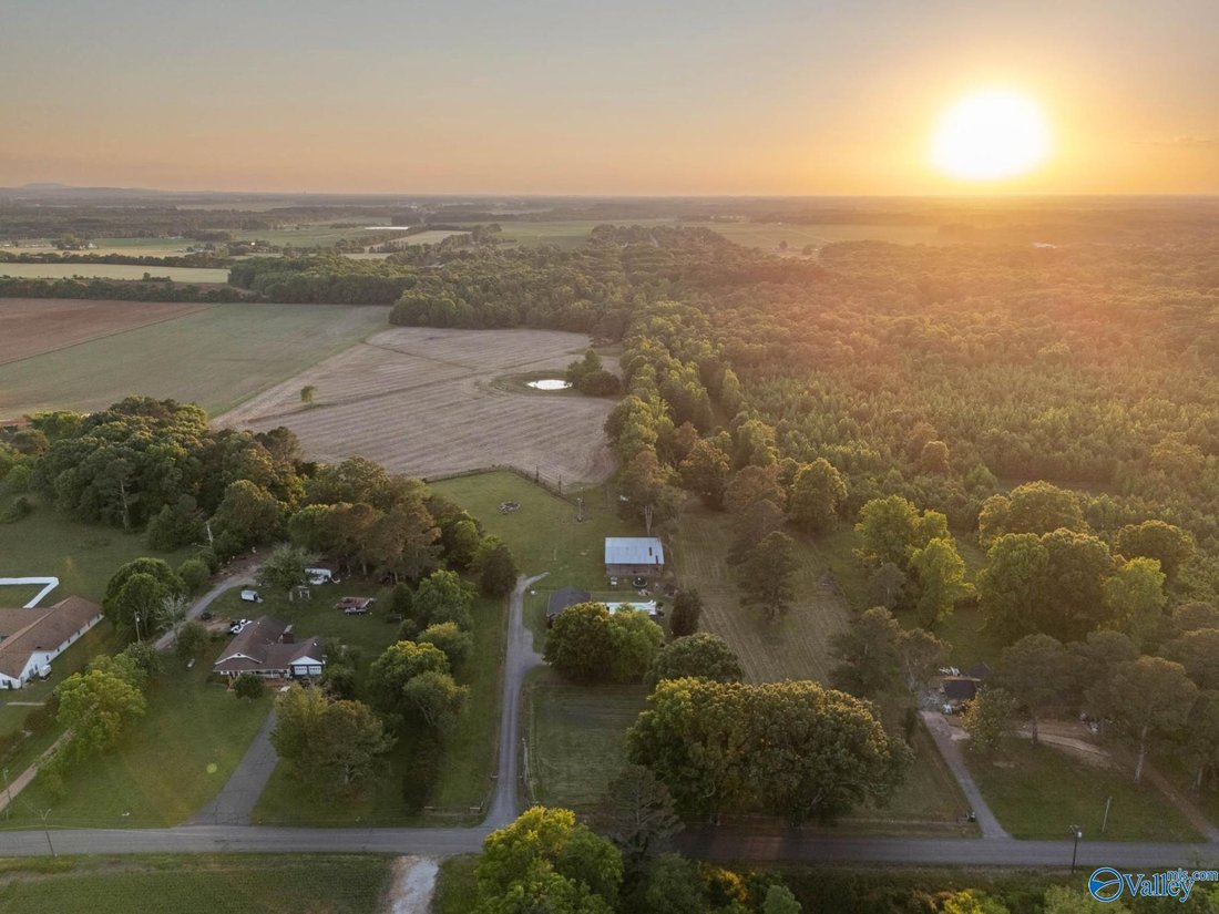 House in Hazel Green, Alabama, United States 5 - 18026016