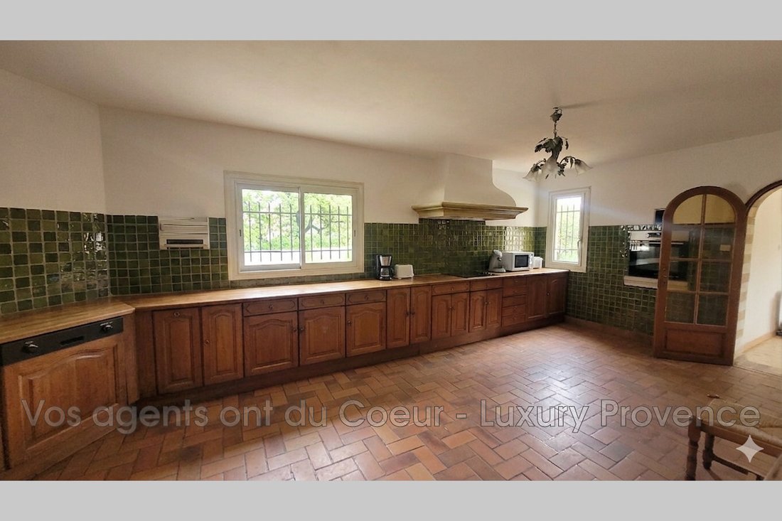 Villa in Bouc-Bel-Air, Provence-Alpes-Côte d'Azur, France 3 - 18026321