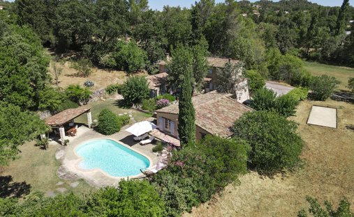 Estate in Village-Rieu, Saint-Privat-des-Vieux, France 1