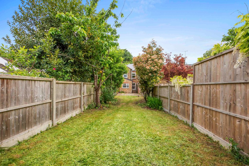House in Bourne End, England 2 - 18025730