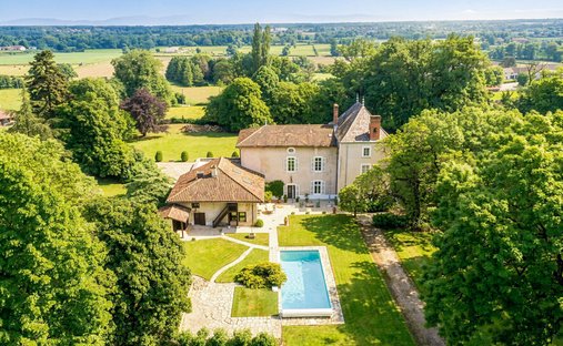 Chateau in Nord et Ouest, Viriat, Frankreich 1