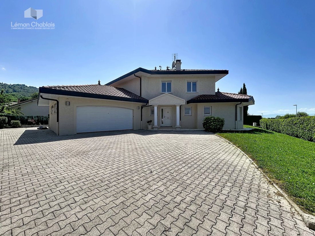 Villa in Evian-les-Bains, Auvergne-Rhône-Alpes, France 3 - 17494048