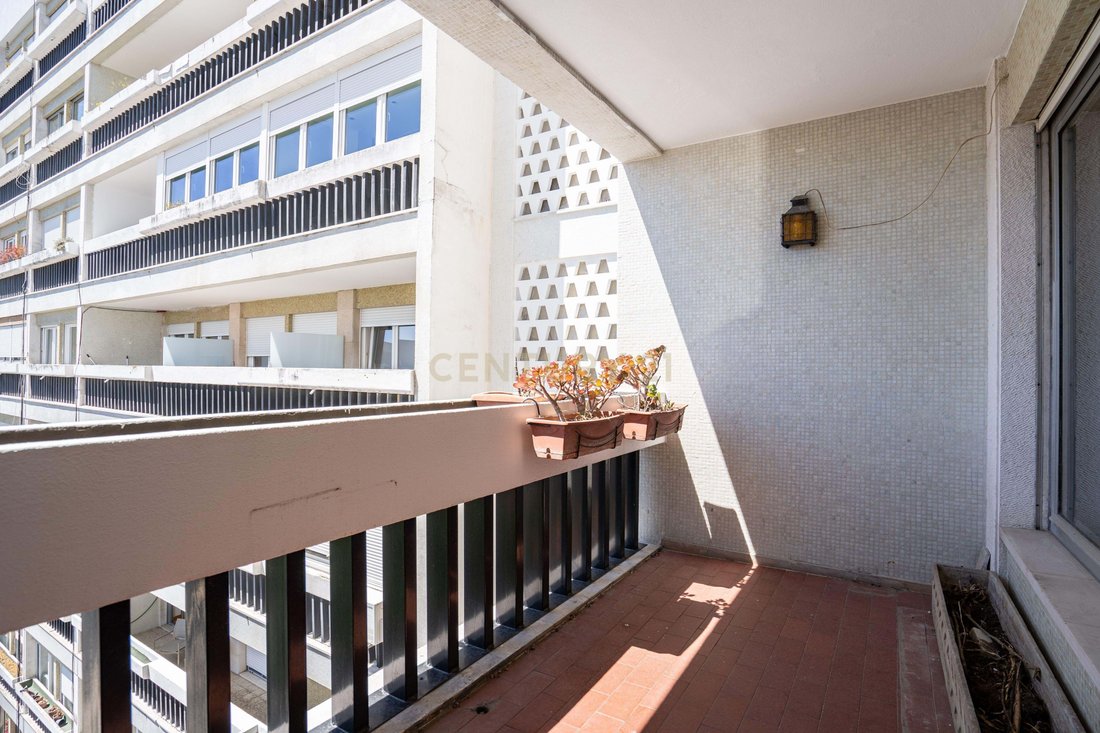 Apartment in Alvalade, Lisbon, Portugal 2 - 18030934