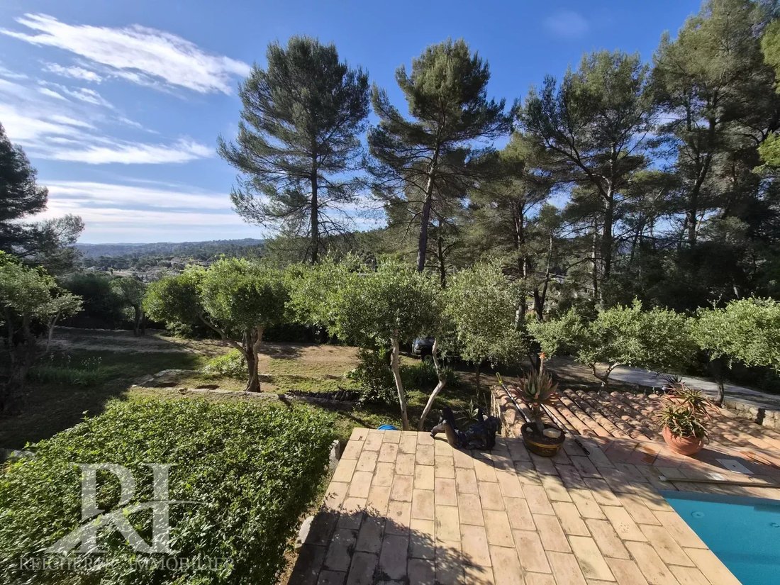 Villa in Le Tignet, Provence-Alpes-Côte d'Azur, France 2 - 18027504