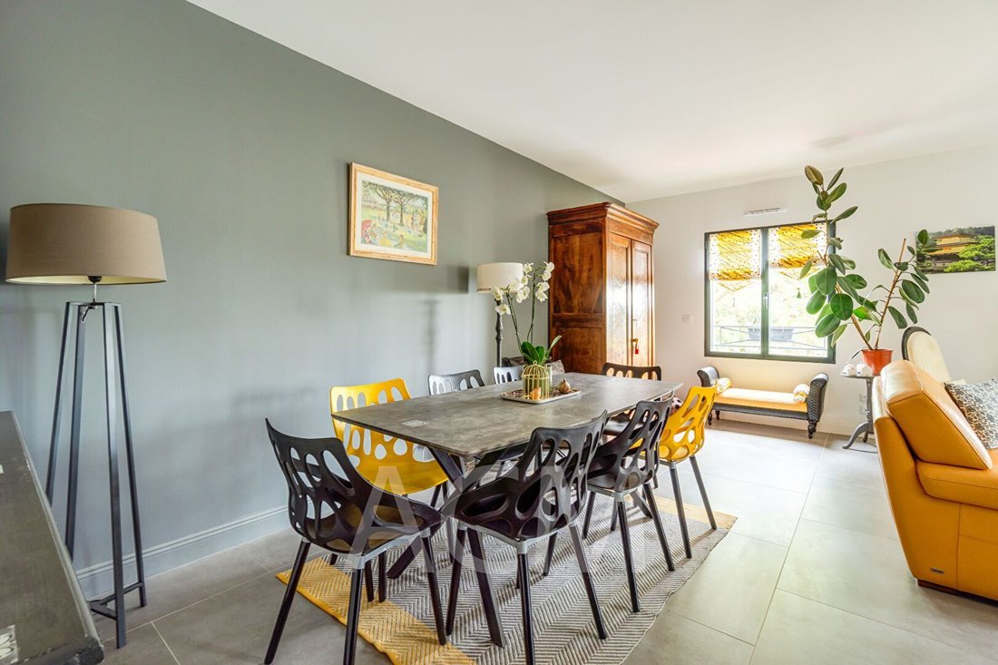 House in Sud, Le Mesnil-le-Roi, France 4 - 18026375