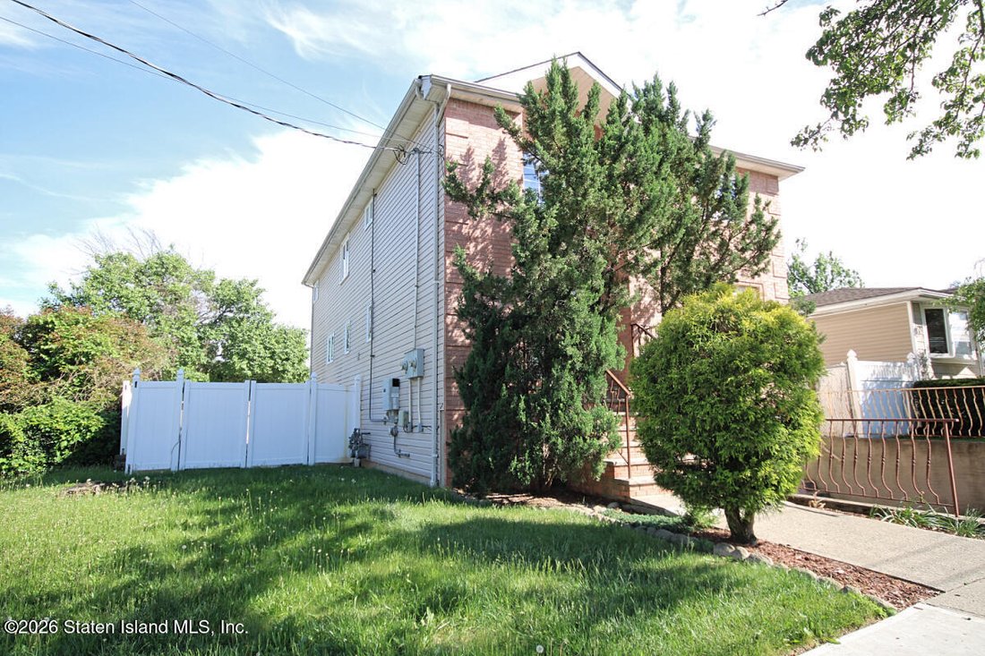 House in Staten Island, NY, United States 3 - 18026189