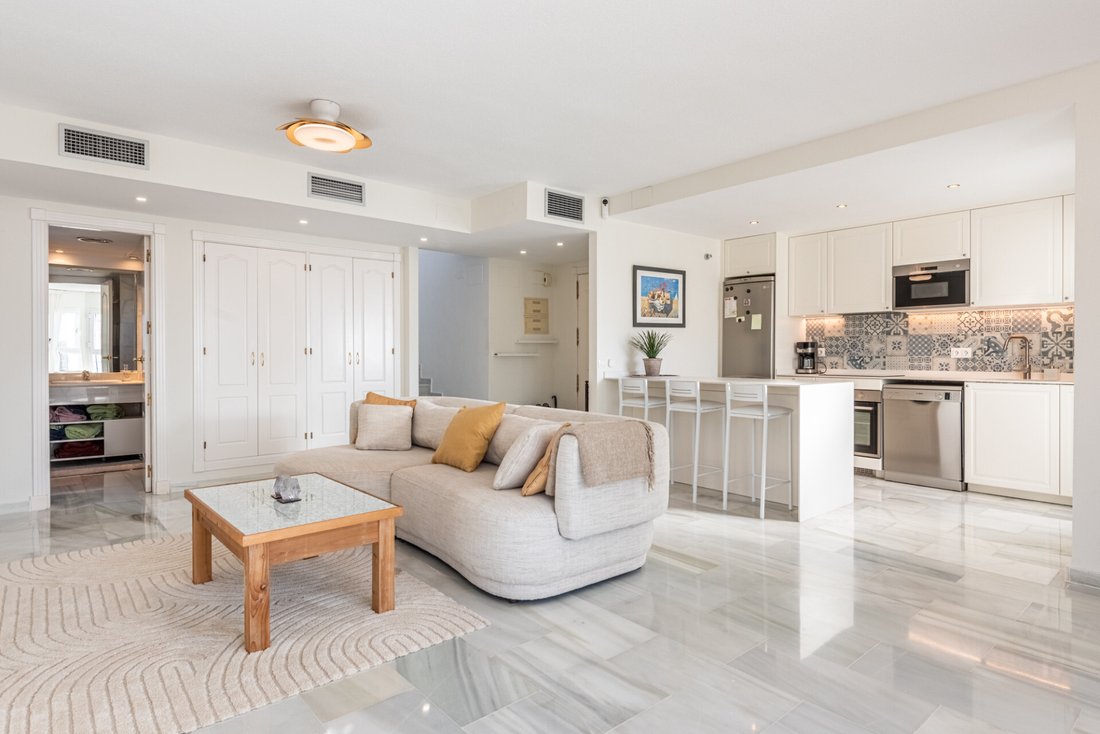 Penthouse in Nueva Andalucia, Marbella, Spain 3 - 17270100