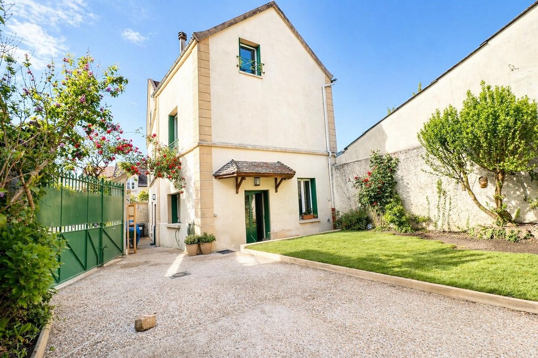 House in Mareil-Marly, Ile-de-France, France 1 - 17755999