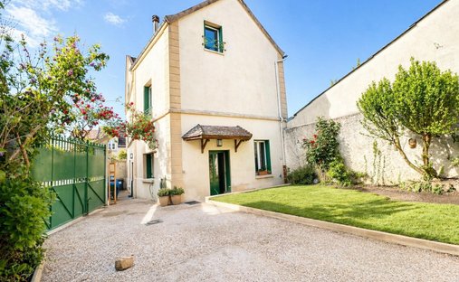House in Mareil-Marly, Ile-de-France, France 1