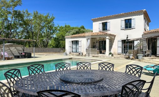 Villa in Robion, Provence-Alpes-Côte d'Azur, Frankreich 1