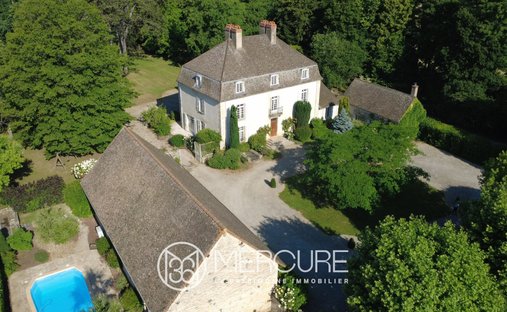 Estate in Lux, Bourgogne – Franche-Comté, France 1