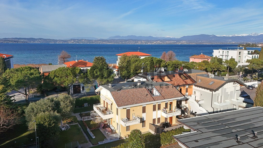 Apartment in Center, Sirmione, Lombardy 4 - 18032069