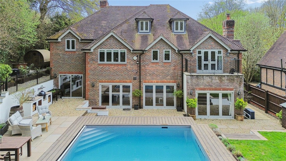 House in Beaconsfield, England 1 - 18027338