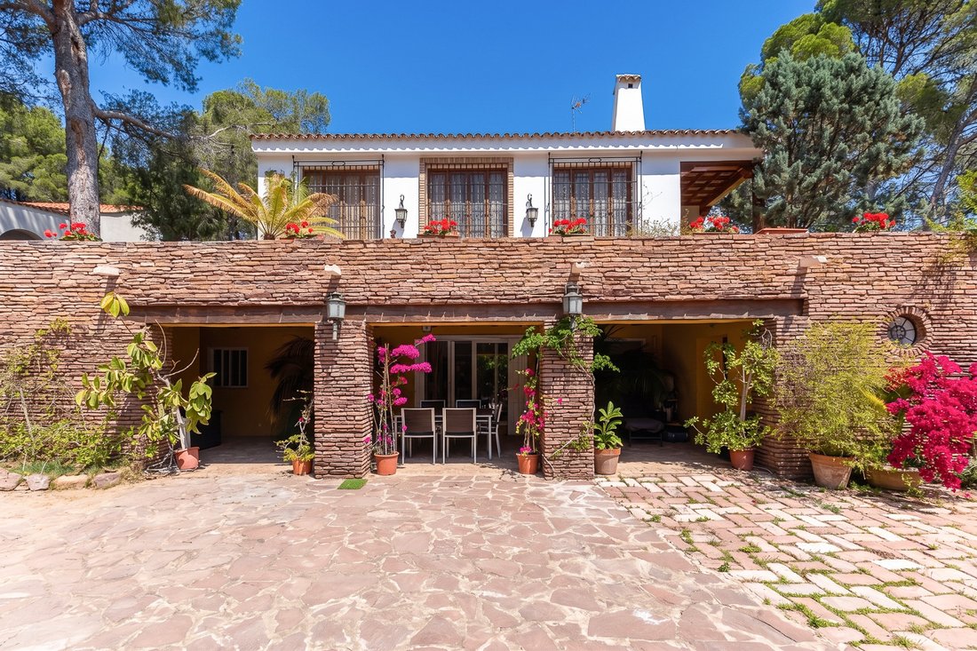 Villa in Naquera / Naquera, Valencian Community, Spain 2 - 18031298