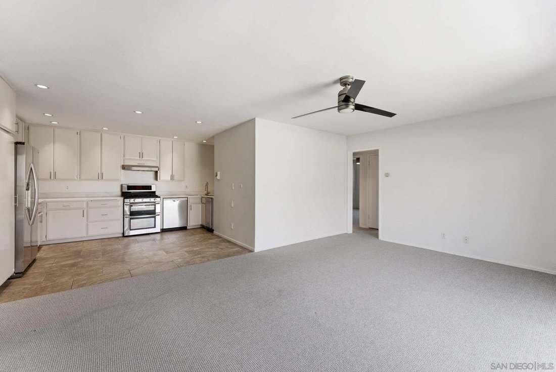 Condo in San Diego, California, United States 5 - 18030018