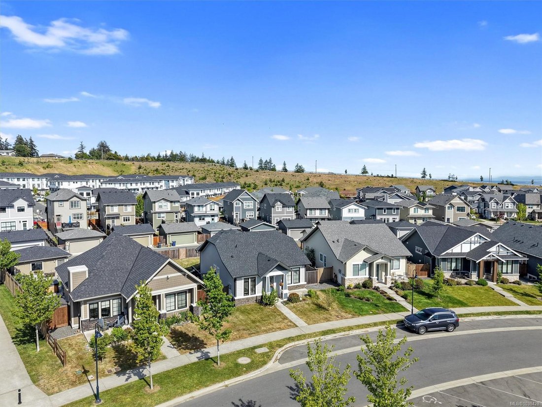House in Colwood, British Columbia, Canada 4 - 18031030