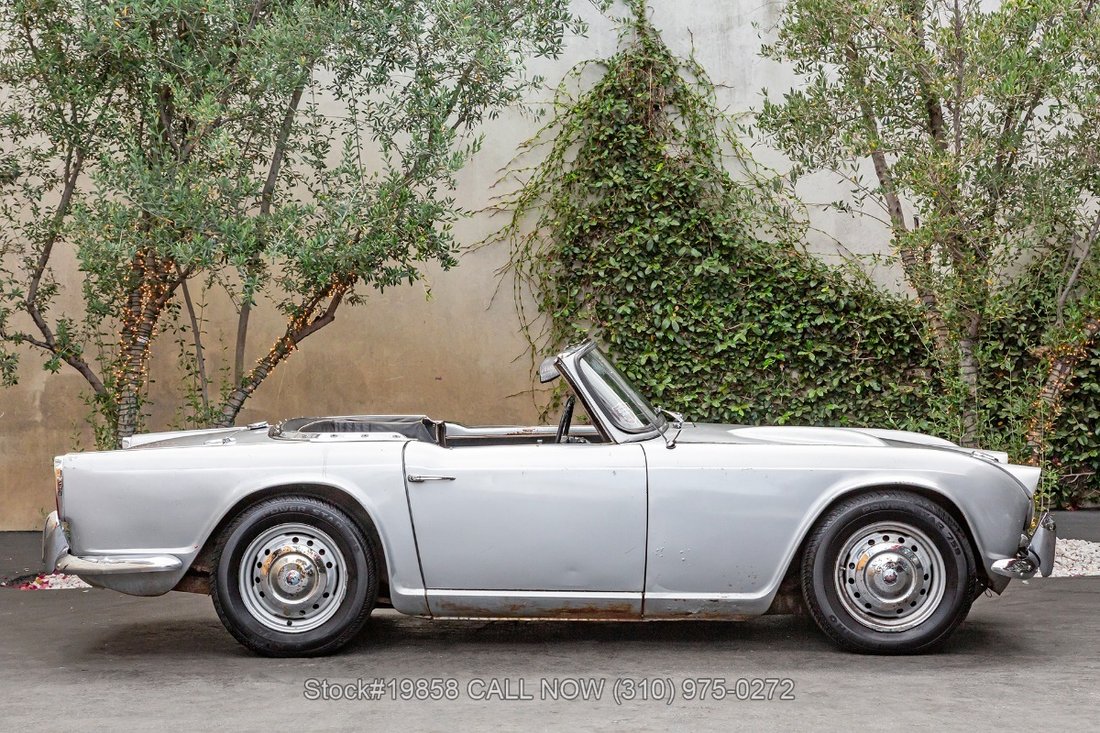 Triumph TR4 in Los Angeles, CA 4 - 18027806