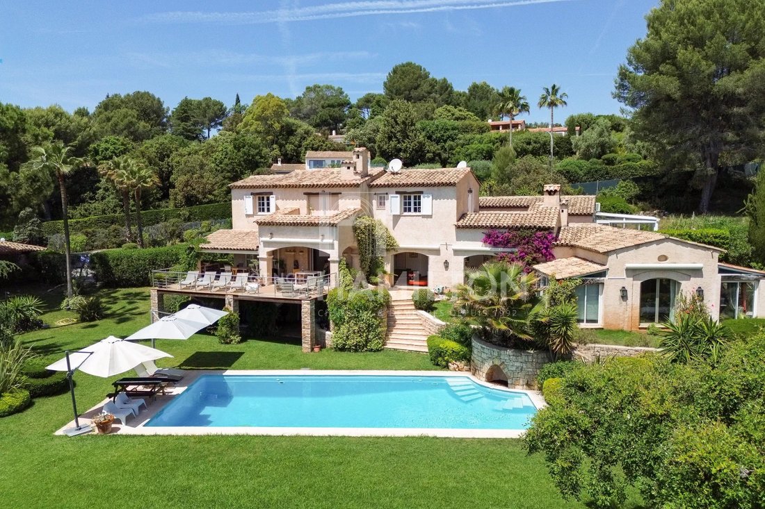 Villa in Vallée Verte-Issarts-Vignasses, Biot, France 1 - 18027673