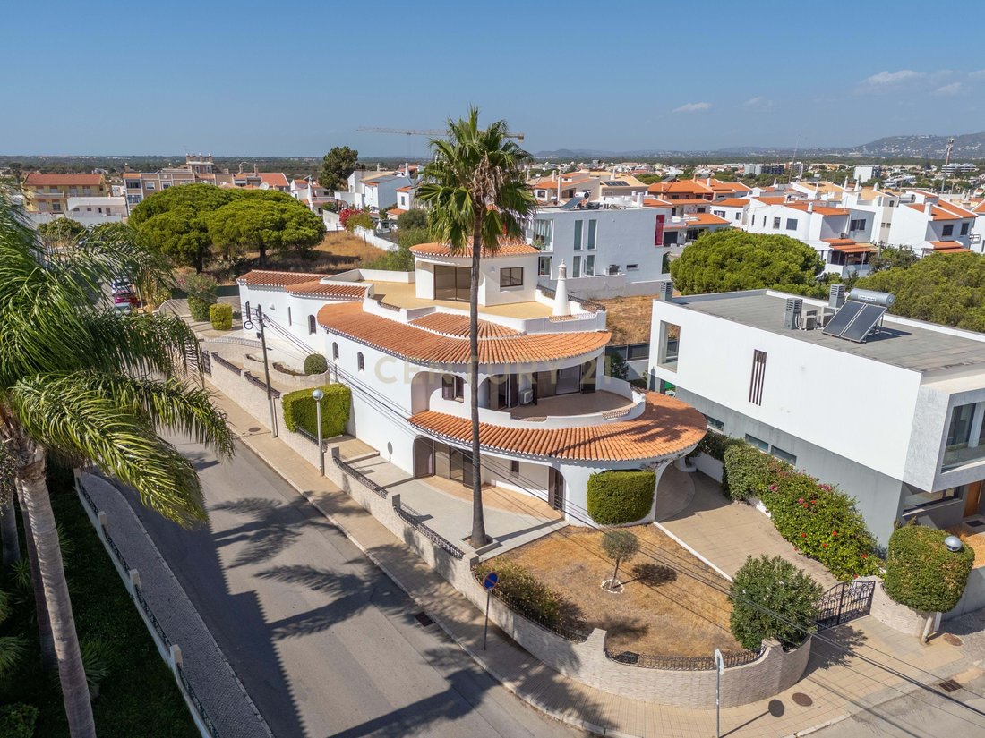 Villa in Montenegro, Algarve, Portugal 1 - 18030696