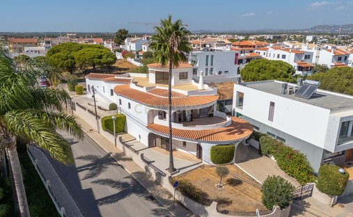 Villa in Montenegro, Algarve, Portugal 1