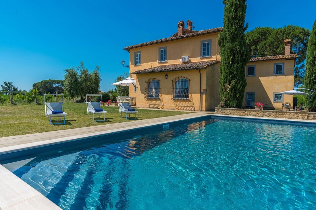 Villa in Monte San Savino, Tuscany, Italy 3 - 18025480
