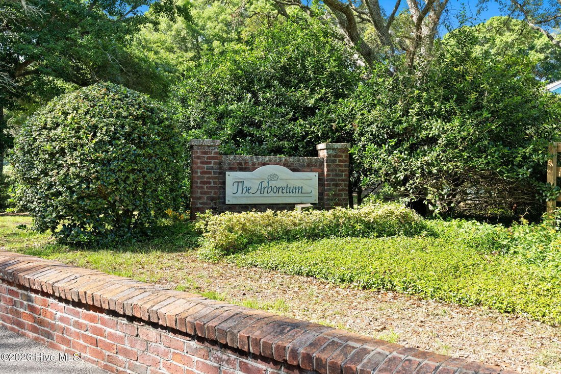 House in Oak Island, North Carolina, United States 3 - 18028946