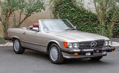 Mercedes-Benz 560SL in Los angeles, ca 1