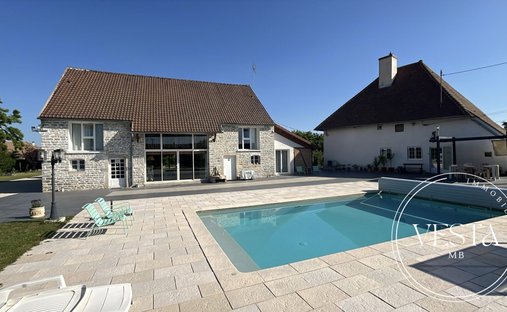 Haus in Saint-Symphorien-sur-Saône, Bourgogne-Franche-Comté, Frankreich 1