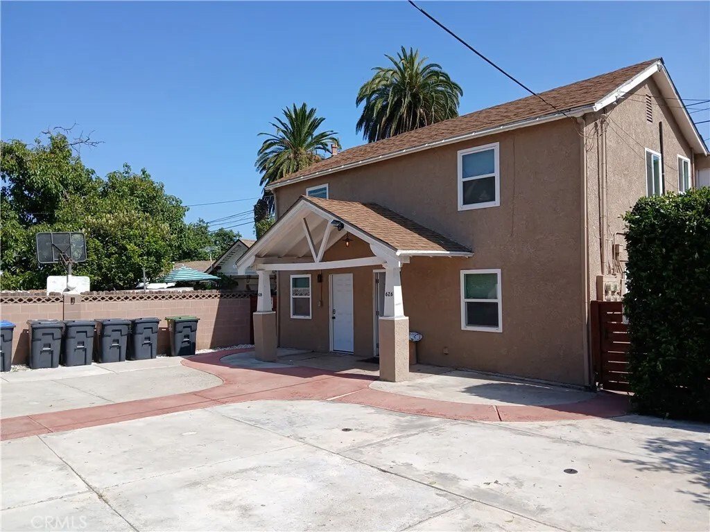 Santa Ana, California, United States 1 - 18030061