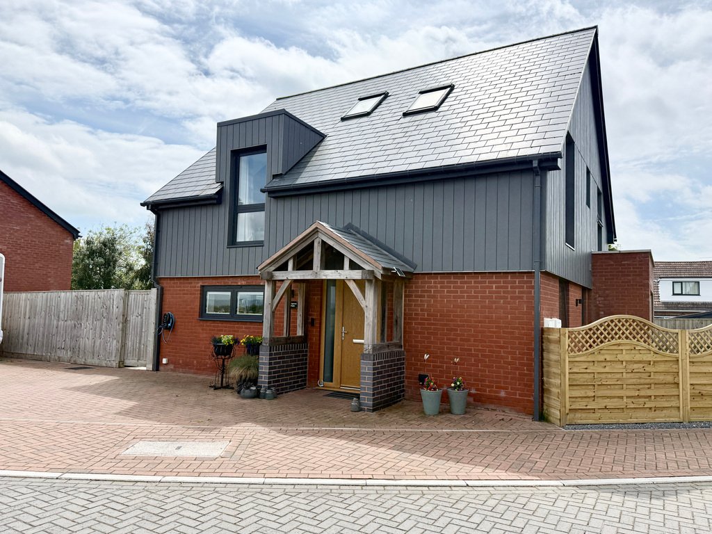 House in Burnham-on-Sea, England 1 - 18027509