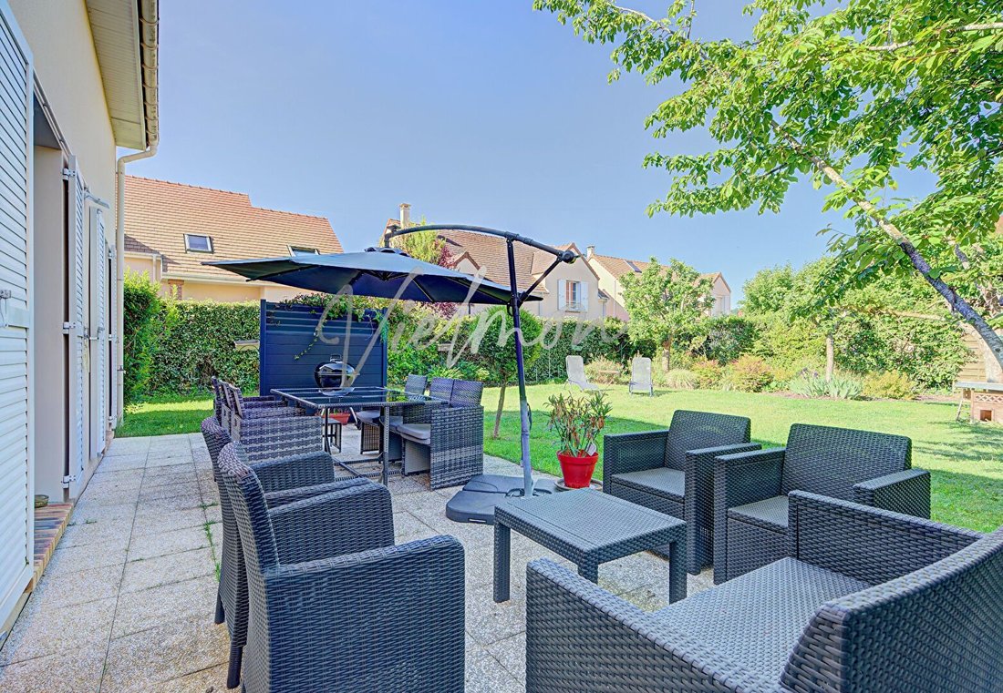House in Sud, Chambourcy, France 5 - 18029744