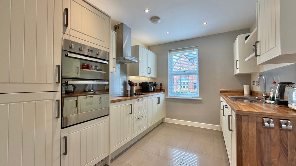 House in Wellington, England 2 - 18027401
