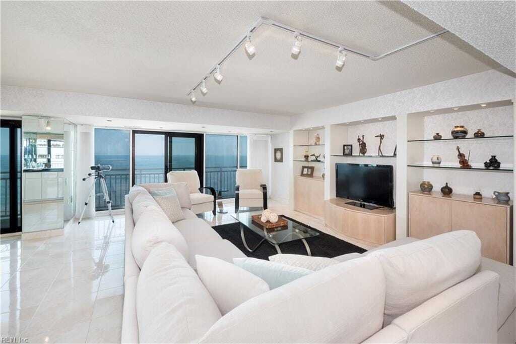Condo in Virginia Beach, Virginia, United States 4 - 18030307