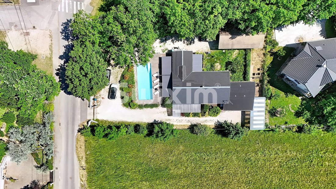 House in Divonne-les-Bains, Auvergne-Rhône-Alpes, France 2 - 18027335