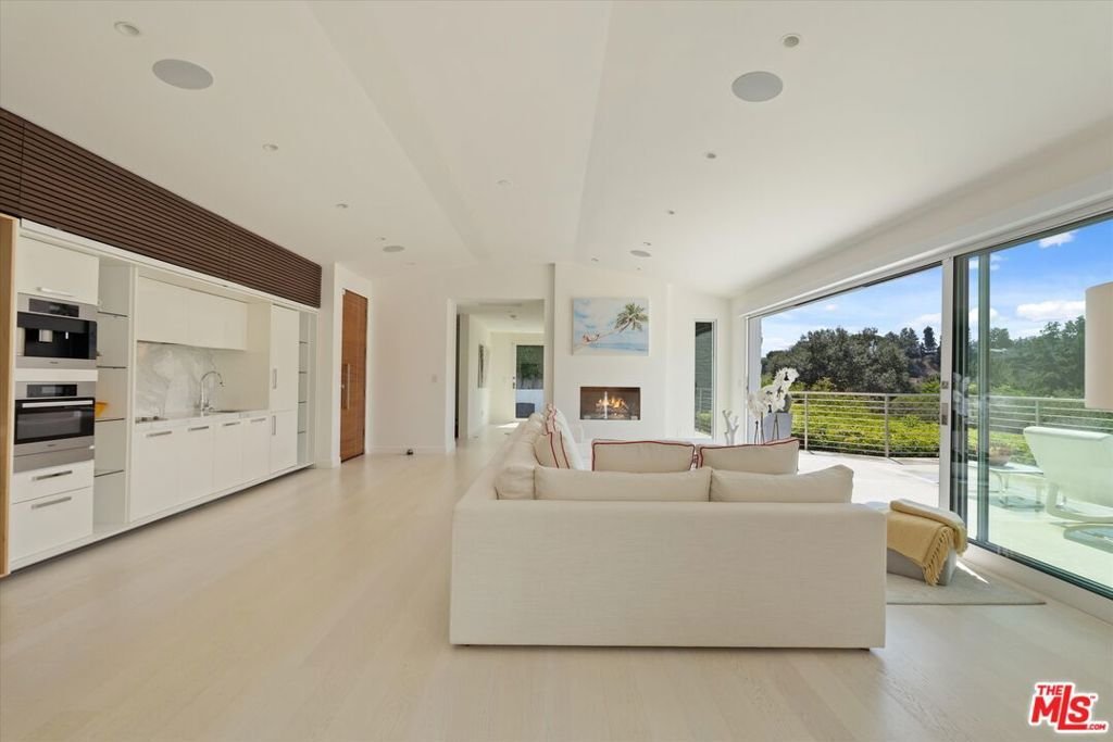 House in Beverly Hills, California, United States 3 - 18028663