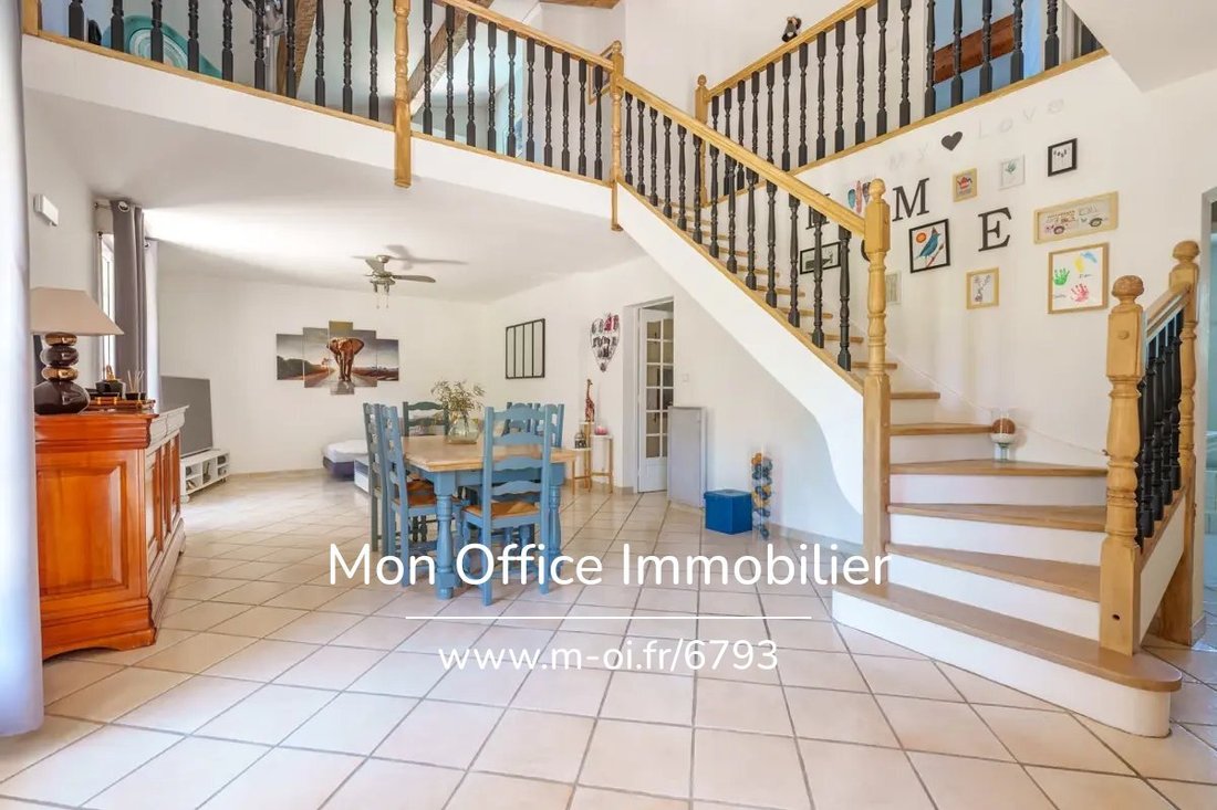 House in Les Freres-Les Cancades-Les Ginestes, Le Beausset, France 3 - 18026541