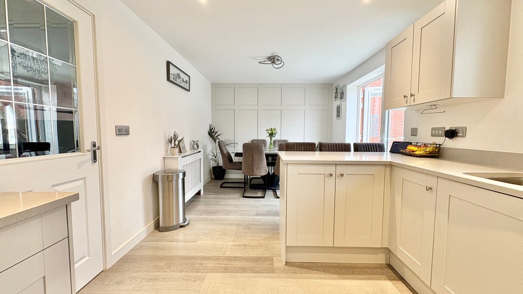 House in Monkton Heathfield, England 2 - 16463623