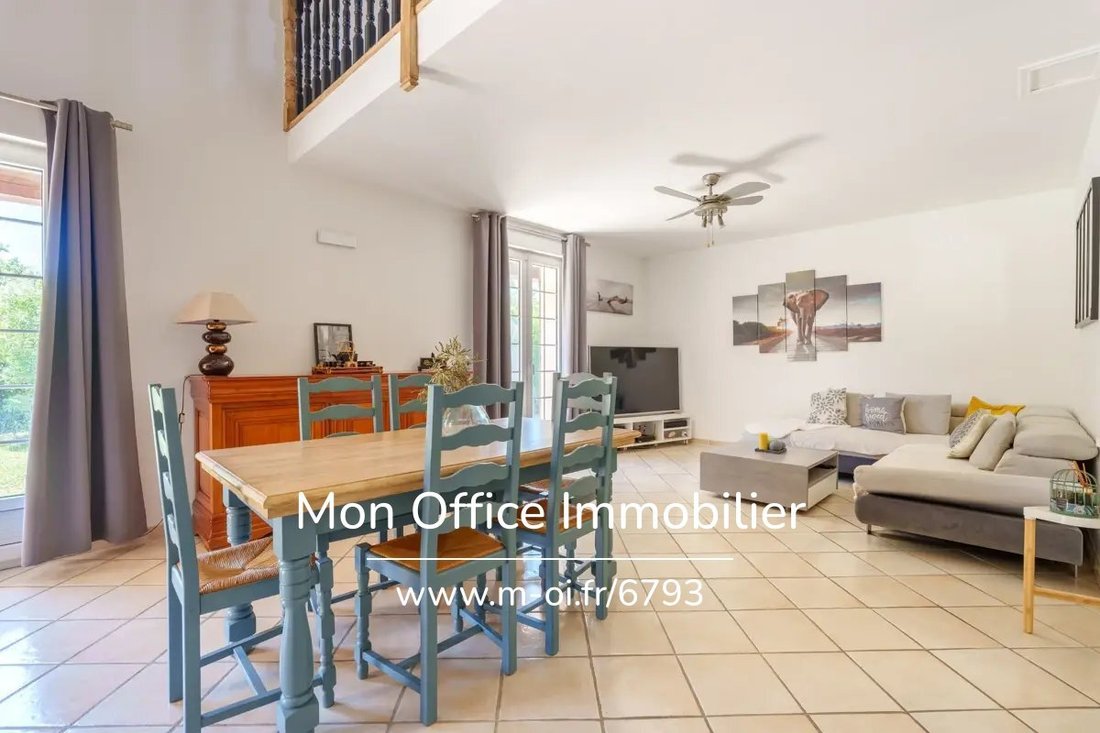 House in Les Freres-Les Cancades-Les Ginestes, Le Beausset, France 4 - 18026541