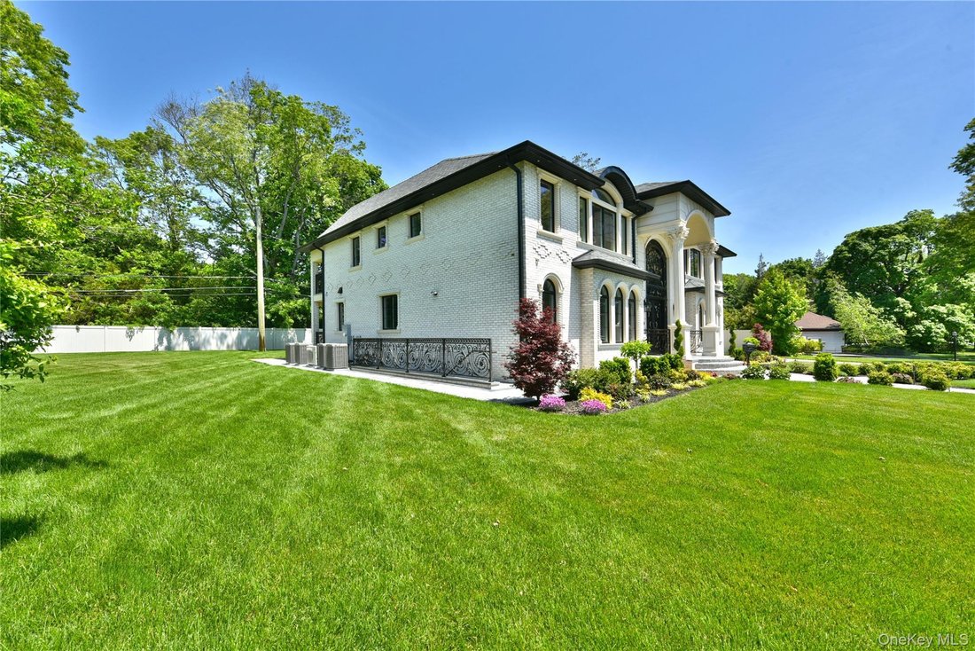 House in Albertson, New York, United States 5 - 18019509