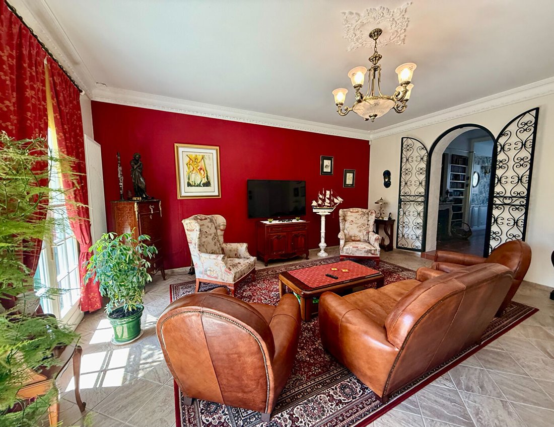 Villa in Thiers, Le Raincy, France 4 - 18031488