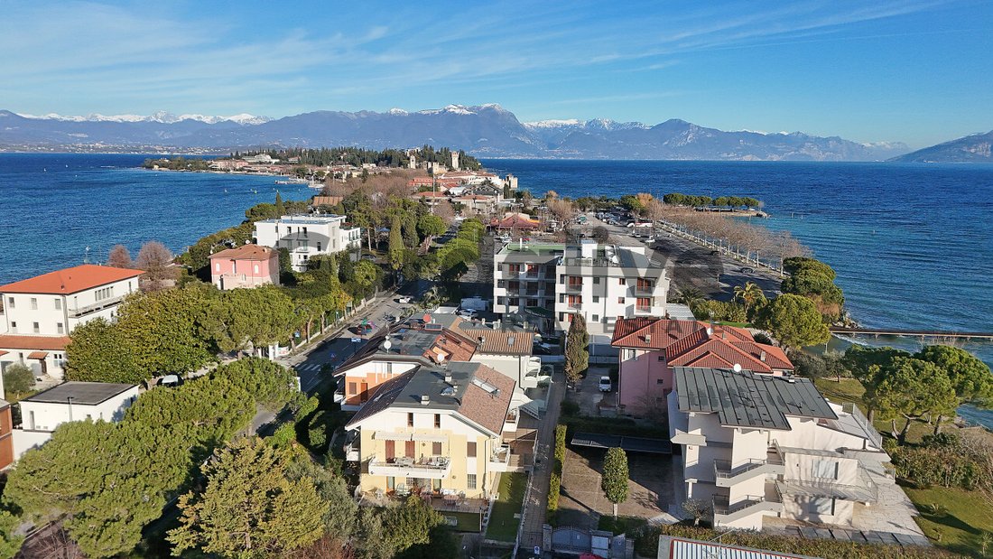 Apartment in Center, Sirmione, Lombardy 1 - 18032069